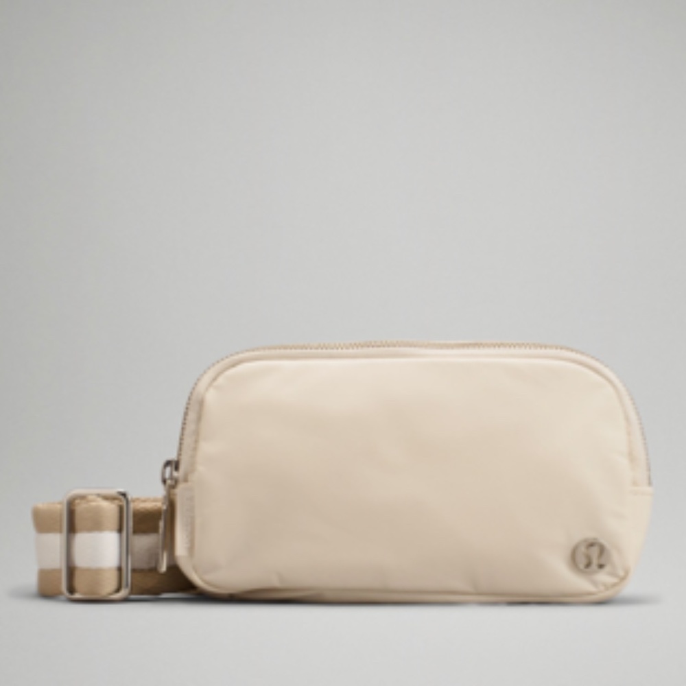 Lululemon EVERYWHERE CROSSBODY BAG